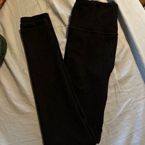 Black Fabletics ribbed leggings.